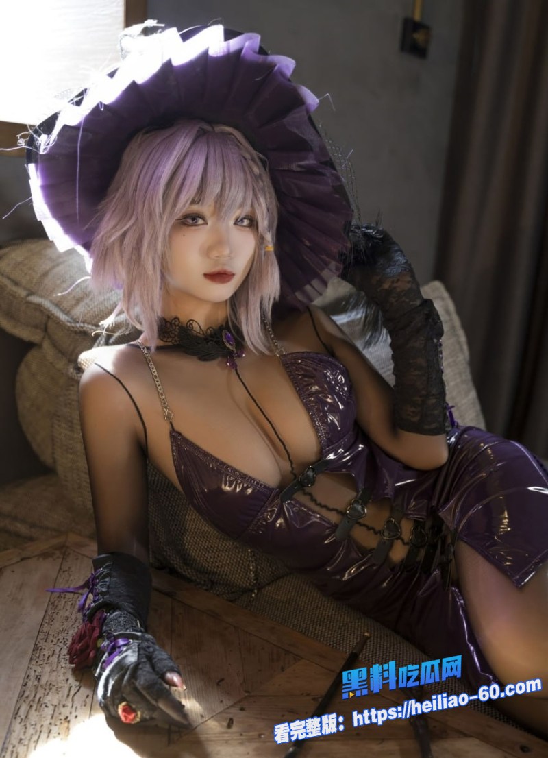 巨乳嫩模柒柒要乖哦大尺度私密写真流出黑丝魔女带给你前所未有的视觉体验1