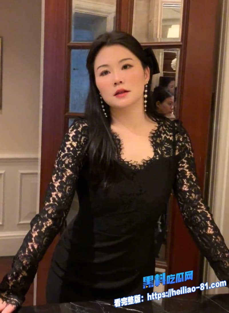 真实母子乱伦儿子趁后妈睡着直接无套猛干她惊醒后也不反抗反而求操整个过程太刺激了6