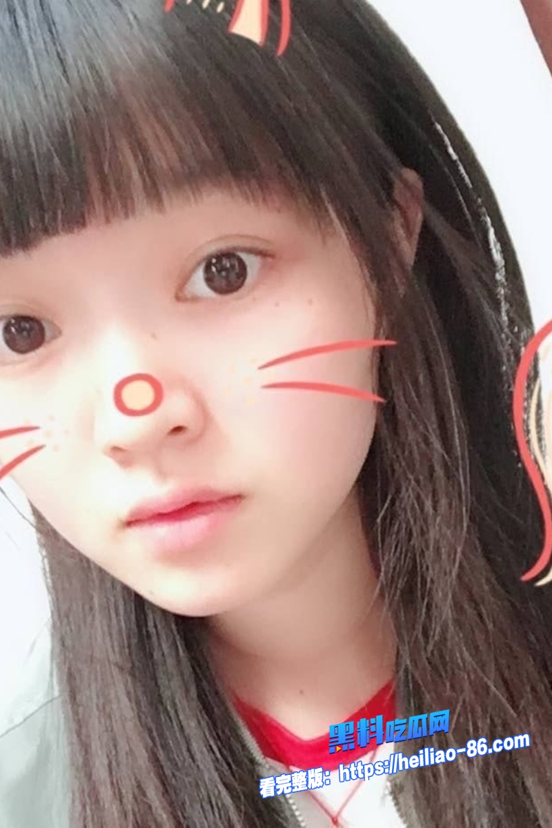 00后大学生 张美花 跪地口交被扇脸掰逼无套猛操 这反差丫头太会玩了！7