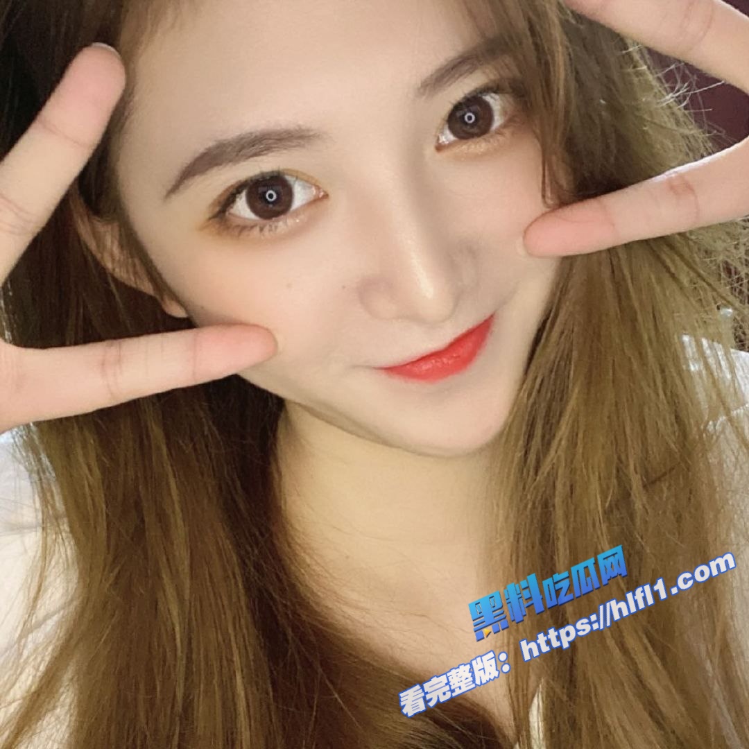 广东广州 探探约操白富美反差妹 嫩鲍美乳 被干起来两个奶子还一晃一晃的！3