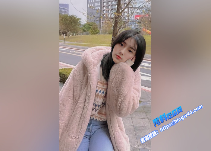 台湾高颜值反差美女 深夜寂寞难耐 独自在家自拍自慰视频 高潮不断骚气十足1