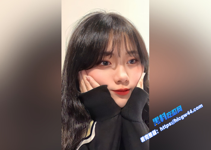 台湾高颜值反差美女 深夜寂寞难耐 独自在家自拍自慰视频 高潮不断骚气十足2