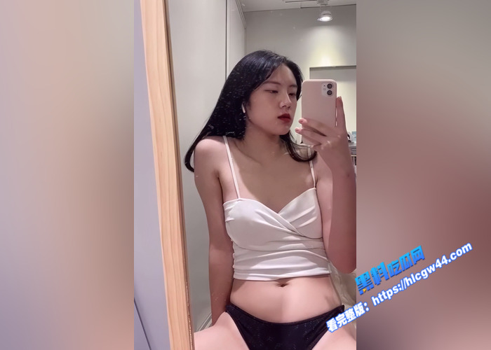 台湾高颜值反差美女 深夜寂寞难耐 独自在家自拍自慰视频 高潮不断骚气十足9