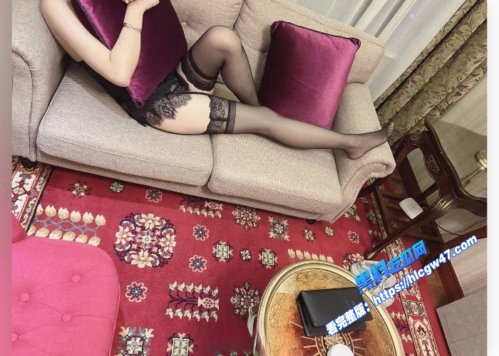 黑丝淫妻母狗被单男大鸡巴爆操绿帽老公看着自己的骚妻被操的这么舒服自己也得到了满足 图14WH700x500px 黑丝淫妻母狗被单男大鸡巴爆操绿帽老公看着自己的骚妻被操的这么舒服自己也得到了满足 图14WH700x500px