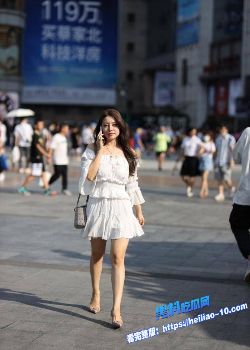 北京健身房私教KKler外表可爱乖巧私下里竟然被客户调教成淫荡母狗3