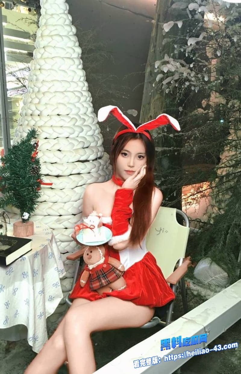 真实兄妹乱伦趁姐姐睡午觉强行把她给上了骚货母狗彻底沦为了弟弟的专属肉便器12 真实兄妹乱伦趁姐姐睡午觉强行把她给上了骚货母狗彻底沦为了弟弟的专属肉便器12