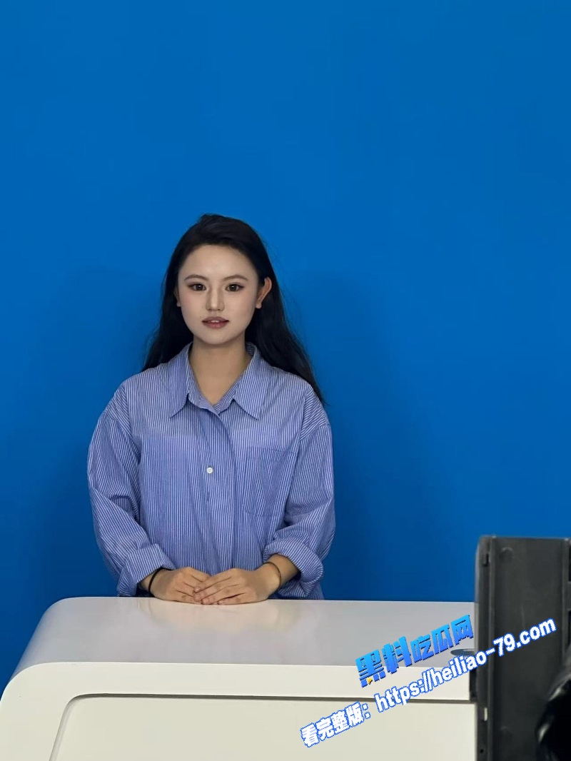 阿刚探花少见的骚坯子 00后花臂巨乳女主播 开朗性格直接把老歌干到腿软图1