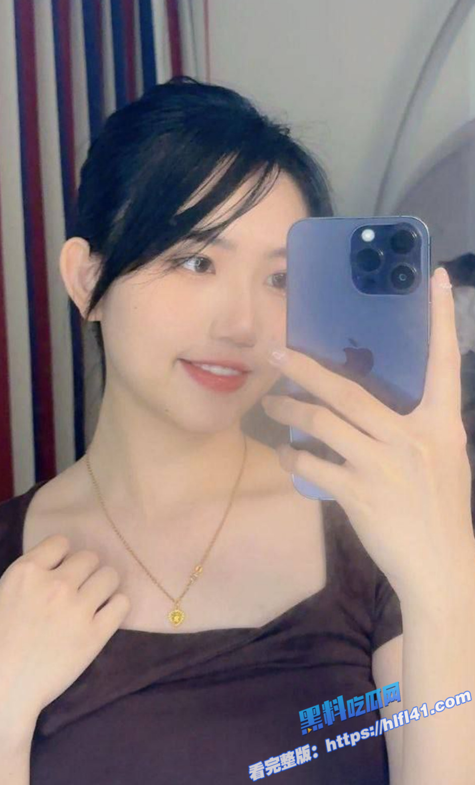在校大学生女友 被调教成小母狗 楼梯过道里深喉口交 抬起黑丝长腿爆操小淫穴1