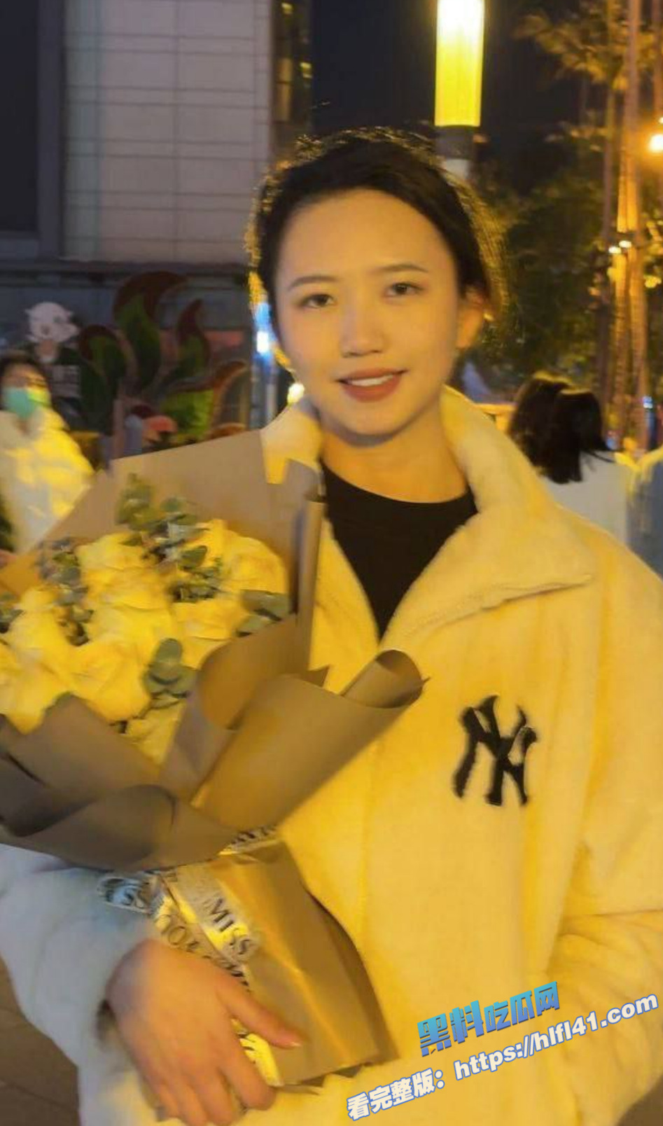 在校大学生女友 被调教成小母狗 楼梯过道里深喉口交 抬起黑丝长腿爆操小淫穴2