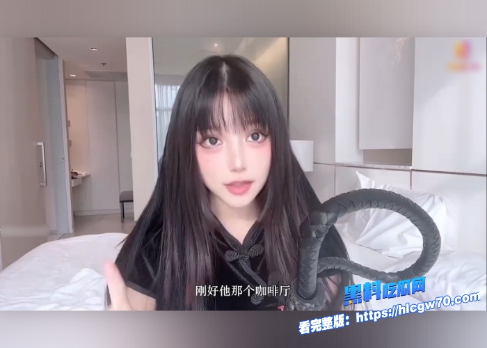 推特Onlyfans神仙颜值福利姬博主 欲梦子你的欲梦元气少女变身暗黑女王皮鞭抽打裸足踩踏调教男奴 图2