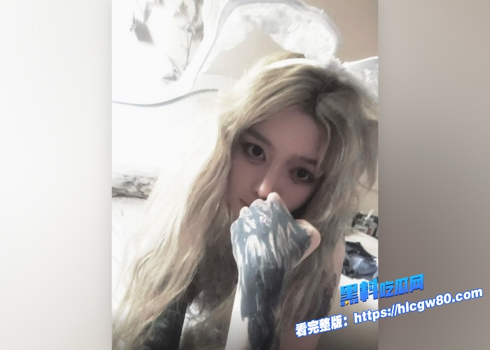 天津精神小妹网红王小雨毛幼微 和榜一大哥线下视频曝光万人骑过的骚穴奶子被无情抽打露脸口交还竖中指极其享受 图4 天津精神小妹网红王小雨毛幼微 和榜一大哥线下视频曝光万人骑过的骚穴奶子被无情抽打露脸口交还竖中指极其享受 图4