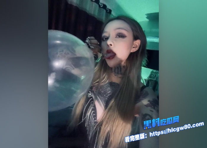 天津精神小妹网红王小雨毛幼微 和榜一大哥线下视频曝光万人骑过的骚穴奶子被无情抽打露脸口交还竖中指极其享受 图8 天津精神小妹网红王小雨毛幼微 和榜一大哥线下视频曝光万人骑过的骚穴奶子被无情抽打露脸口交还竖中指极其享受 图8