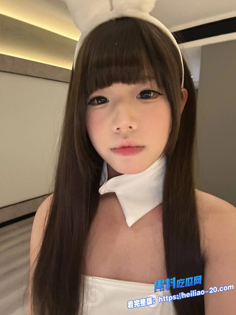 广州中山大学李佳薇纯欲风天花板兔系美人无套后入爆操白虎嫩穴的画面极为淫荡 2