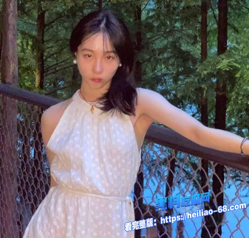 友投稿上海学生妹李金瞒着男友偷约网友开房3