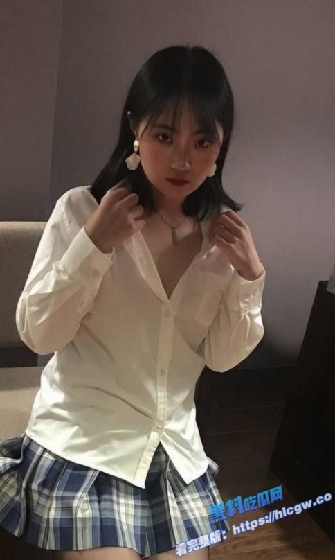 江苏省港口集团 苏港航务 蒋钊颖 外表清纯的骚母狗 被领导带到酒店潜规则！图3
