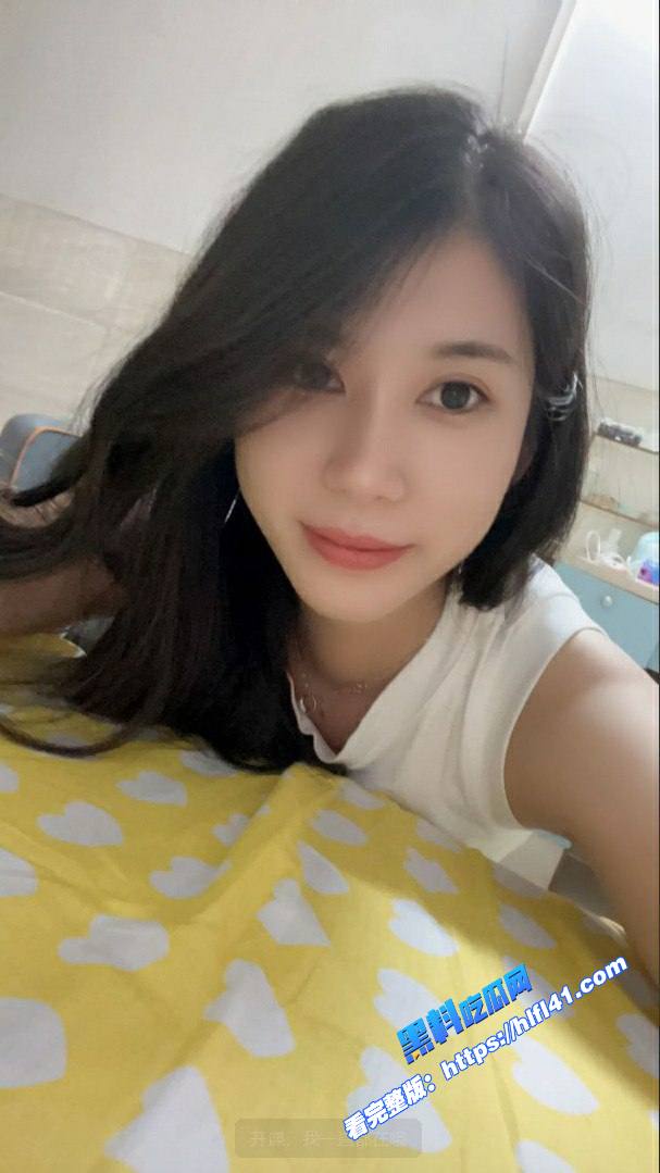 云南女大学生张舒淇电影院脱裤秀翘臀露出黑丝情趣内衣自拍最后拜倒在金主钱下被强势占有 图4