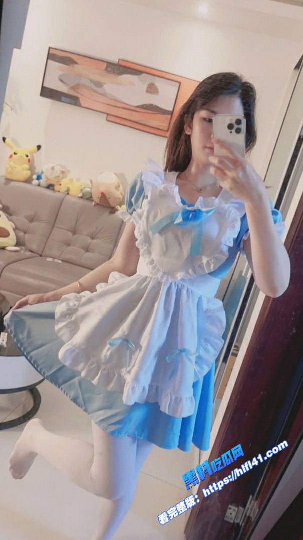 云南女大学生张舒淇电影院脱裤秀翘臀露出黑丝情趣内衣自拍最后拜倒在金主钱下被强势占有 图5
