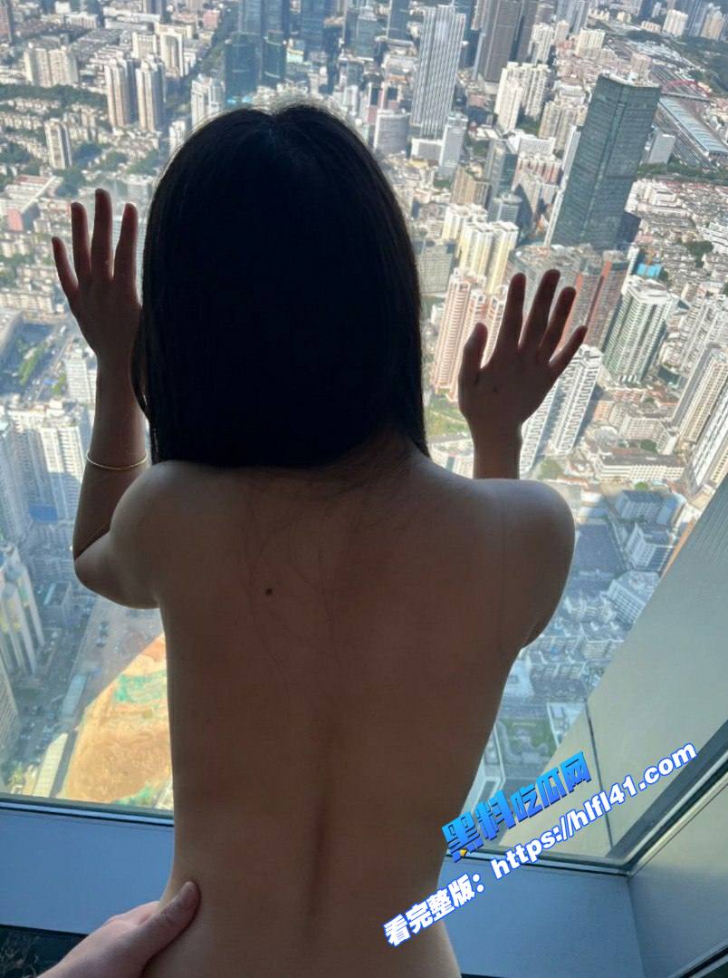 云南女大学生张舒淇电影院脱裤秀翘臀露出黑丝情趣内衣自拍最后拜倒在金主钱下被强势占有 图7