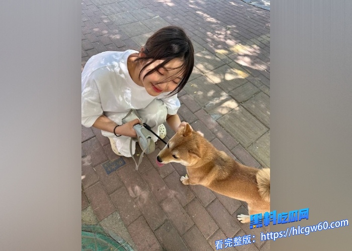 富二代约fKabuto 约炮系列 第二期 学生妹床上完美露脸，被干得浪叫不断，清纯可爱脸下的小骚逼黑的不行 平时没少约炮被人干 4
