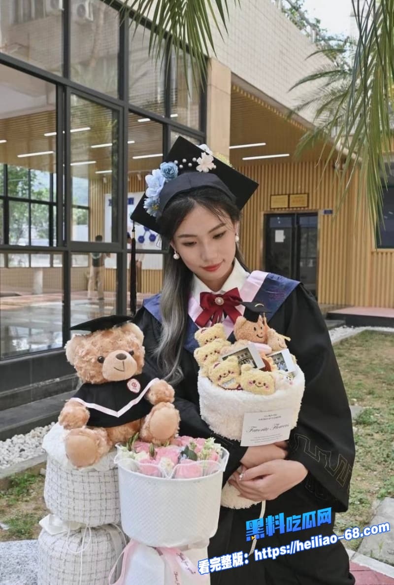 广东天河高颜值研究生毕业后彻底放飞和网友在家疯狂啪啪超反差1 广东天河高颜值研究生毕业后彻底放飞和网友在家疯狂啪啪超反差1
