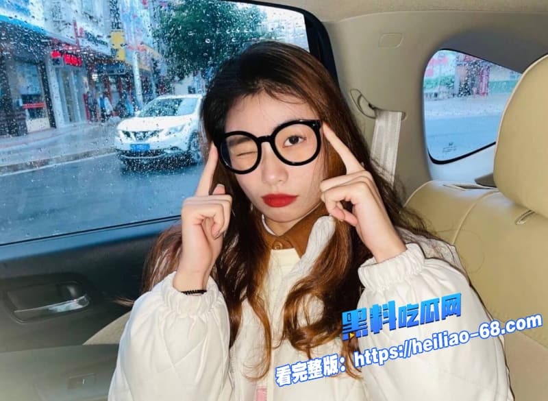 广东天河高颜值研究生毕业后彻底放飞和网友在家疯狂啪啪超反差2 广东天河高颜值研究生毕业后彻底放飞和网友在家疯狂啪啪超反差2