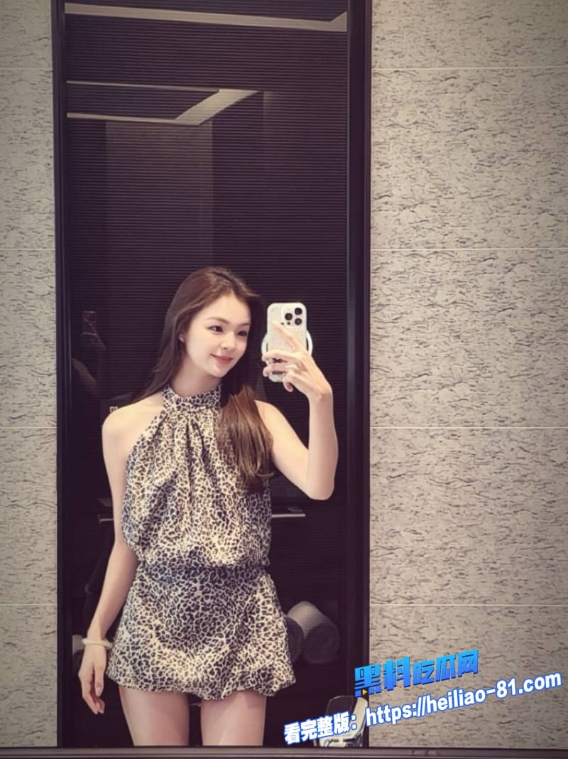 海角兄妹乱伦亲哥哥侧方位猛干亲妹妹白虎嫩穴纯纯的乱伦福利啊4