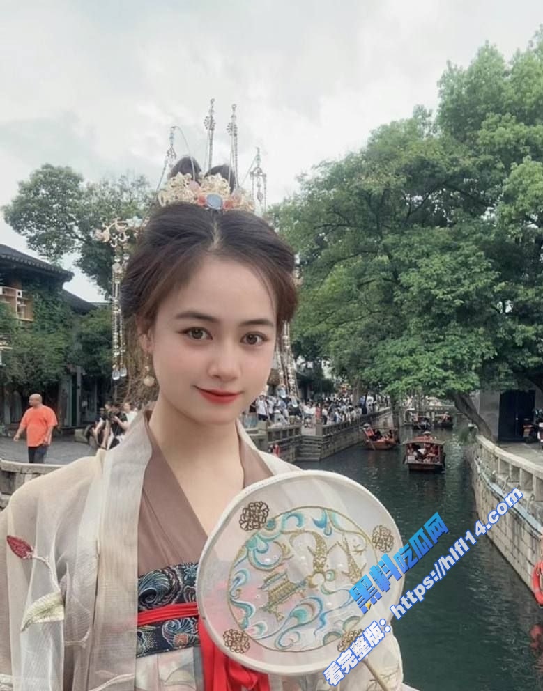 重庆财大新疆学妹 夏兹热丽 高颜值尤物性爱视频泄密 美鲍嫩奶全网疯传！8