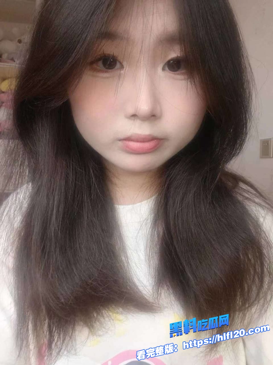 湖北省荆州市学生妹 在学校里是一名清纯少女 校外是穿jk水1手服的母狗！图1