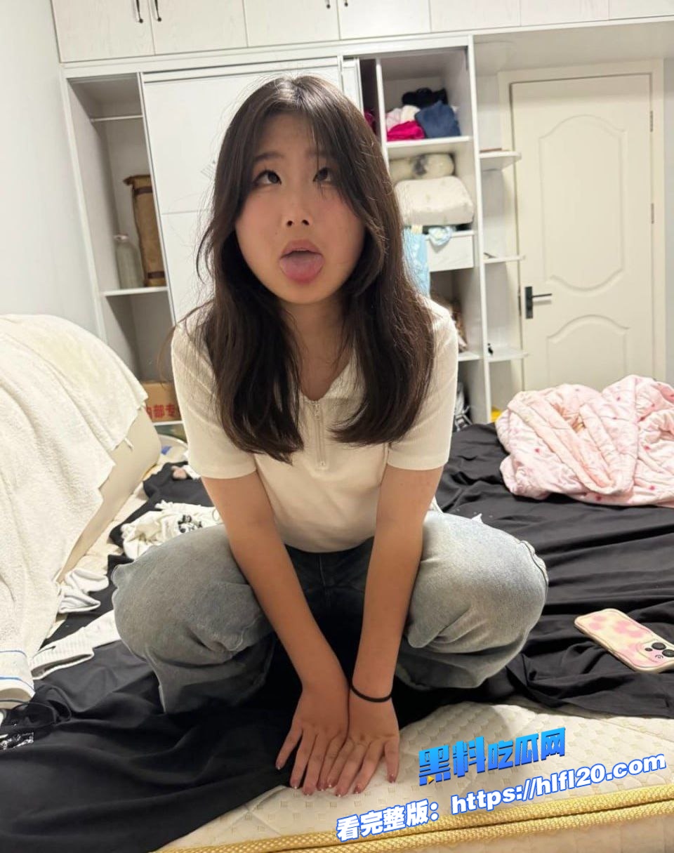 湖北省荆州市学生妹 在学校里是一名清纯少女 校外是穿jk水手服的母狗！图2