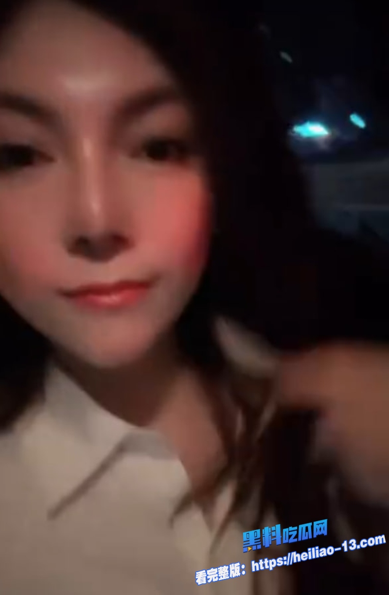 抖音最敢玩露出的女王叶娇娇真空女仆围裙真空上阵1 抖音最敢玩露出的女王叶娇娇真空女仆围裙真空上阵1