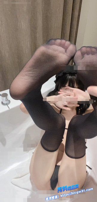 推特反差萝莉 要要饿晕了 道具自慰足交啪啪视频福利合集流出 (1) 推特反差萝莉 要要饿晕了 道具自慰足交啪啪视频福利合集流出 (1)