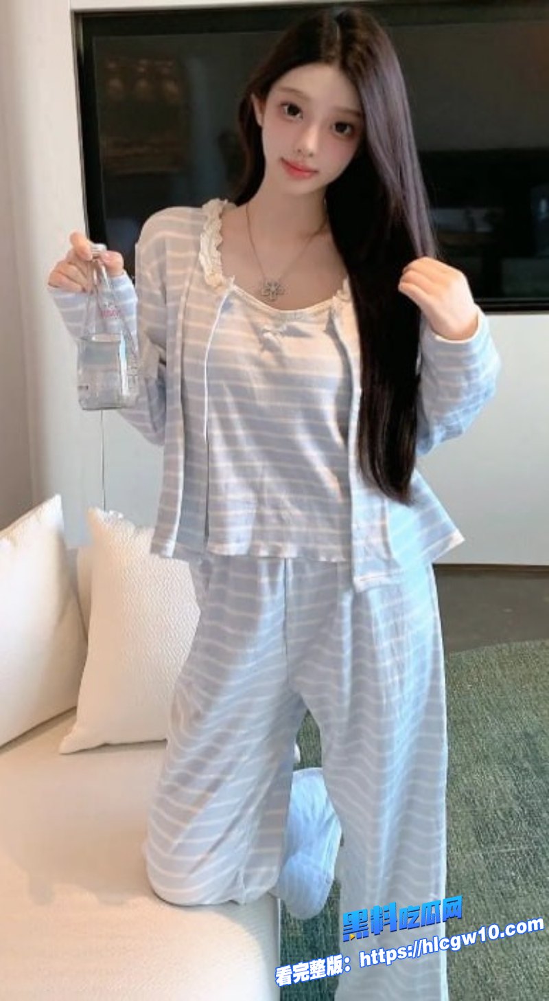 极品人妻和老公私拍视频曝光穿睡衣在浴池被后入爆操拍到屁股通红4