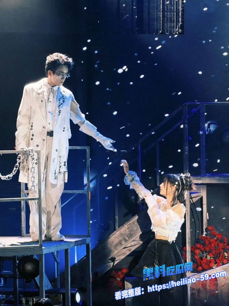 音乐剧演员严小北高调宣传315真爱经得起打假10