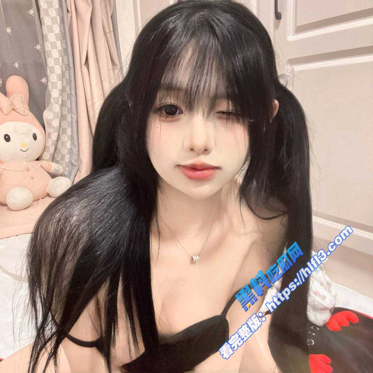 推特福利姬 筱呆呆 高颜值双马尾小萝莉 高价定制视频流出 漏奶掰逼让人鸡动不已！5