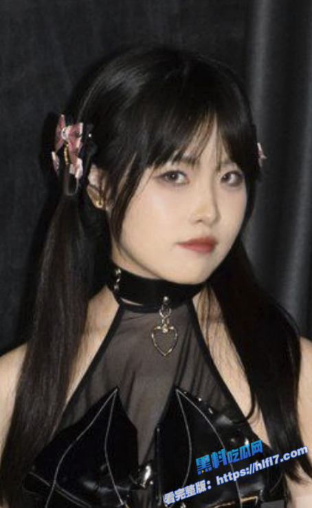 推特顶级萝莉 QDDUSJFMD 露脸清纯美少女 小小年纪被彻底调教成母狗 口爆吞精无所不能！1