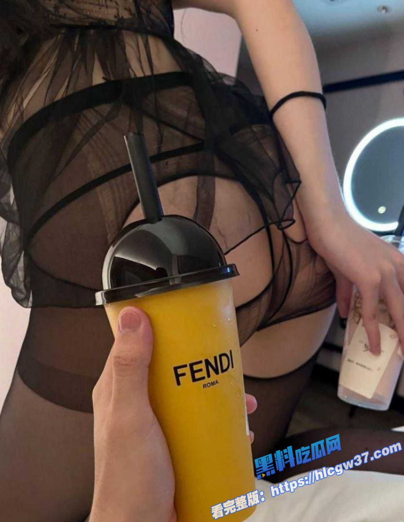 3黑料PK！女大学生 VS 精神小妹 清纯女大学生和花臂精神小妹 一个可爱一个酷炫
