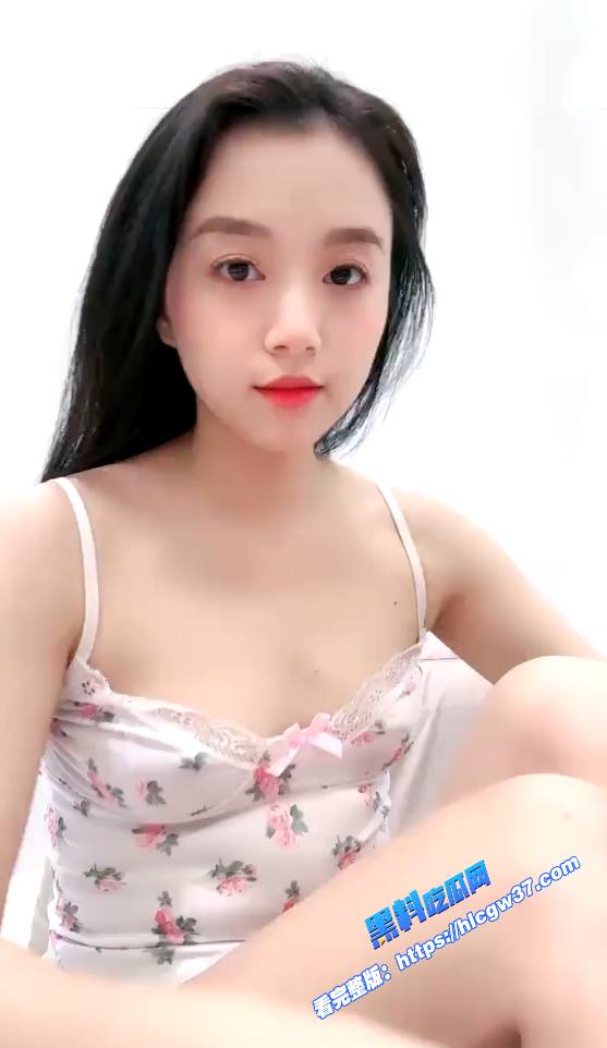 反差婊少妇蓝瓶蛹双道具自慰抽插小穴骚的冒烟黑丝美腿勾魂高潮喷水淫叫连连 图2