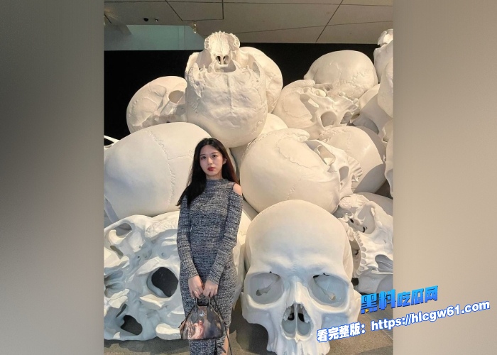 西安留学白富美王彦纯反差女神留学期间甘愿给黑人当性奴卸欲精盆多人轮奸玉臀被当作母狗扇的啪啪响 图6