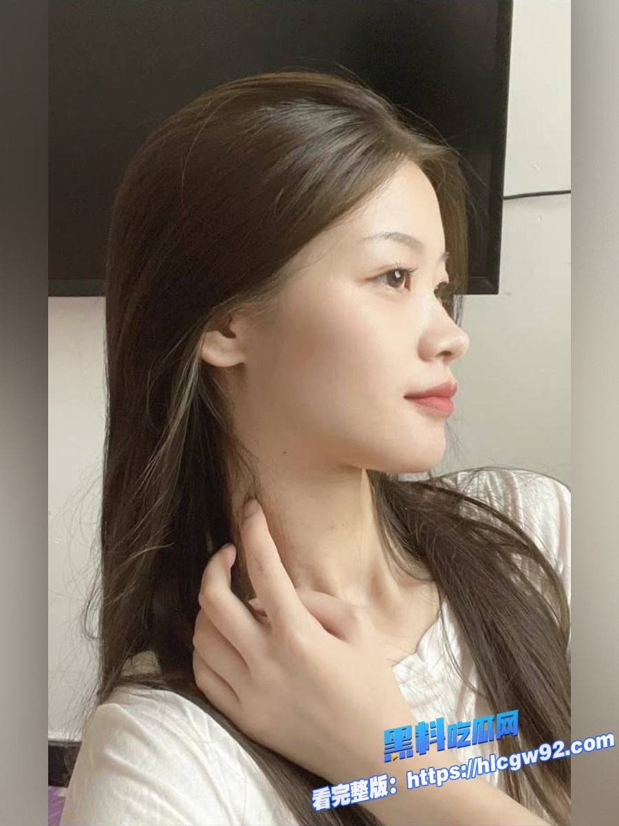高颜值清纯美女学姐和男友私拍流出1 高颜值清纯美女学姐和男友私拍流出1