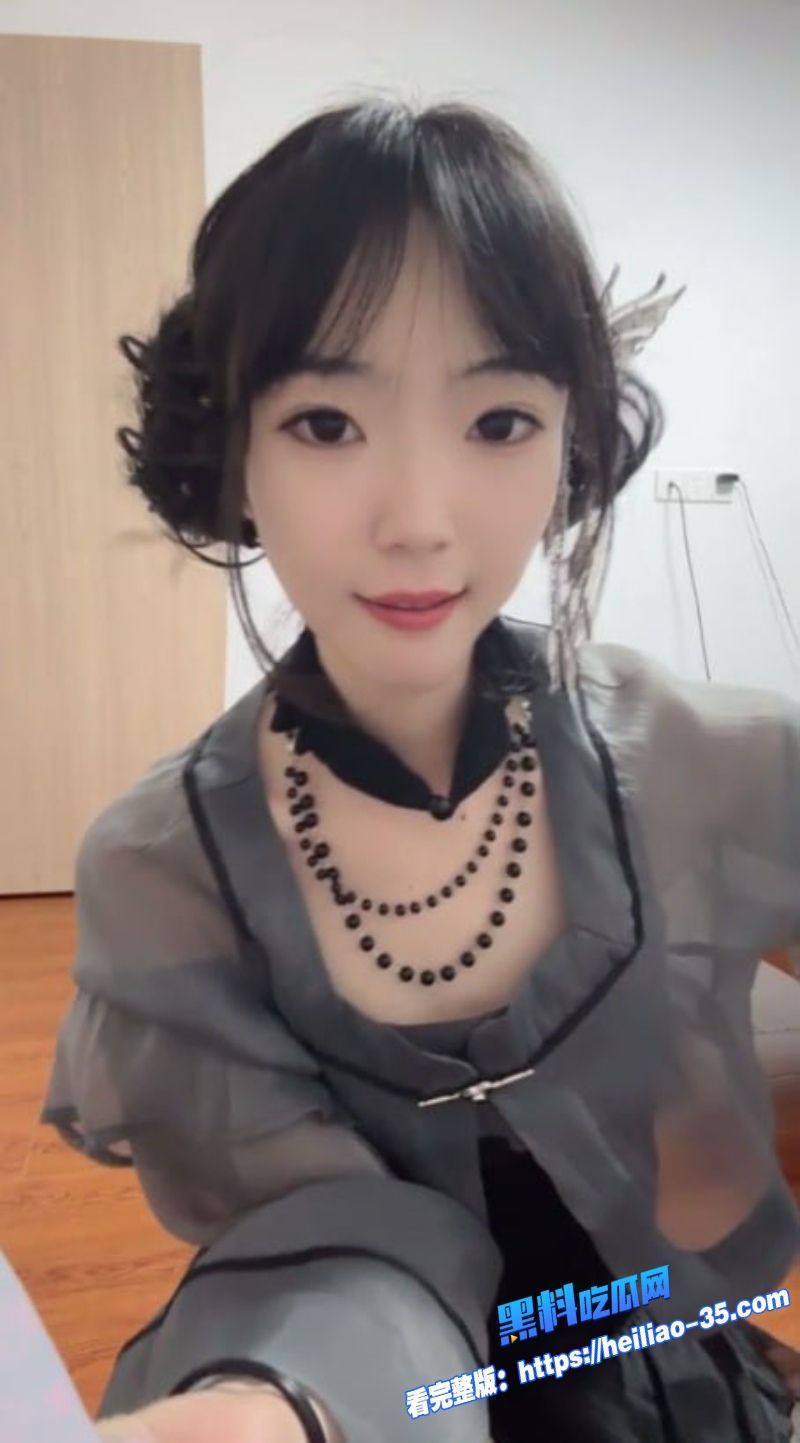 每日大赛玩物女王大赛霸气御姐黑丝高跟踩踏撸管极限红绿灯玩法边缘冲刺瓜友热评中2 每日大赛玩物女王大赛霸气御姐黑丝高跟踩踏撸管极限红绿灯玩法边缘冲刺瓜友热评中2