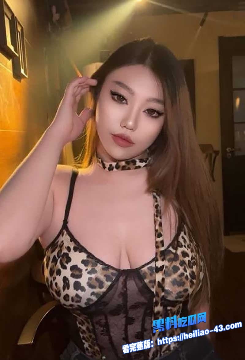 沈阳体院顶级爆乳体育生张佳琦不雅视频流出当网红卖片捞金完美炮架身材配情色内衣玩露出让人一眼秒硬4
