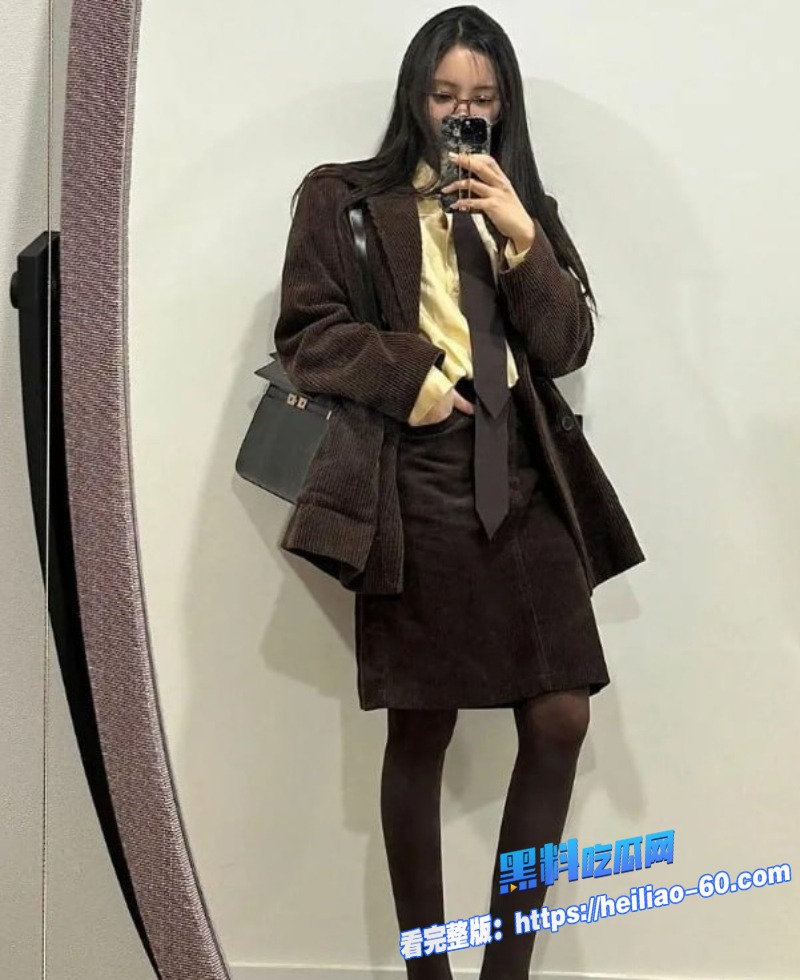 巨乳女友不许男主射硬憋几分钟差点被奶捶爆求饶才准射 1