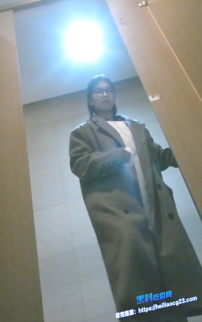公共厕所偷拍8 公共厕所偷拍8