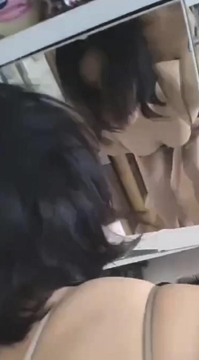 极品人妻少妇 老公常年外地出差 替她老公为她梳理管道 刚插进去淫水就特别多！1
