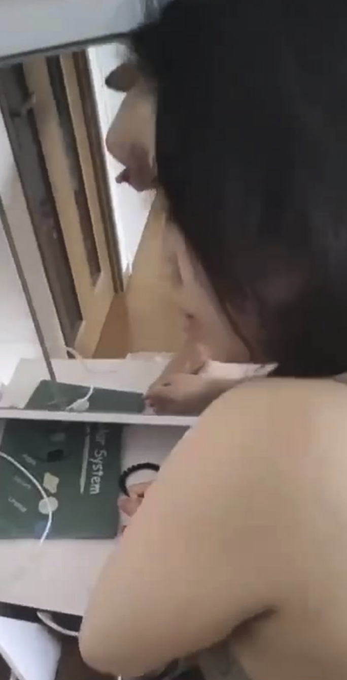 极品人妻少妇 老公常年外地出差 替她老公为她梳理管道 刚插进去淫水就特别多！3