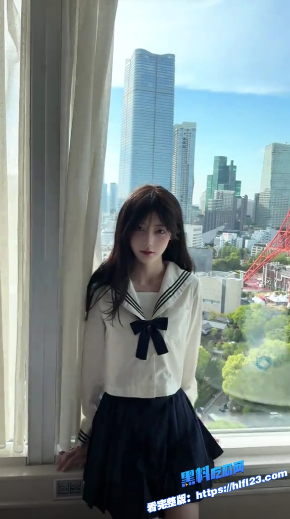 抖音百万粉丝网红 董香 最新福利自拍合集 极品尤物上演制服诱惑 反差感拉满!图3 抖音百万粉丝网红 董香 最新福利自拍合集 极品尤物上演制服诱惑 反差感拉满!图3