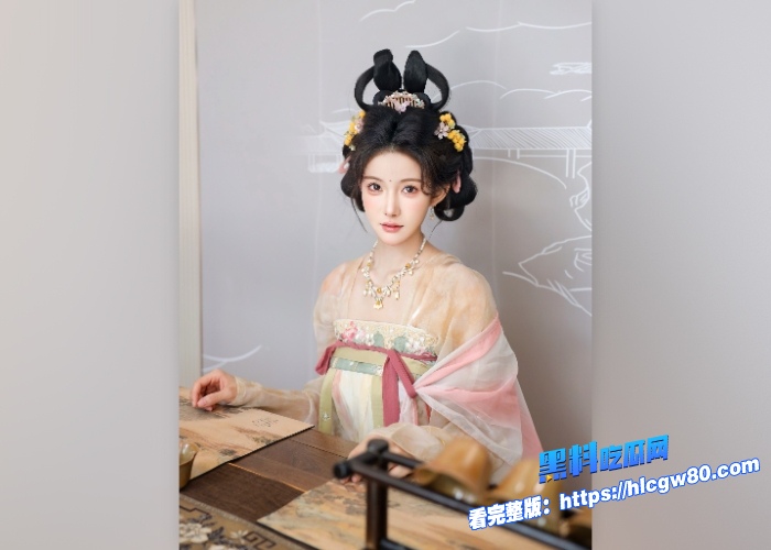 秀人网绝美模特梨霜儿高价双女作品流出KTV里陪金主大哥3P白虎嫩穴极品美乳超清展示羡慕大哥的一天 图7