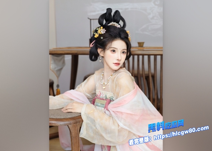 秀人网绝美模特梨霜儿高价双女作品流出KTV里陪金主大哥3P白虎嫩穴极品美乳超清展示羡慕大哥的一天 图8