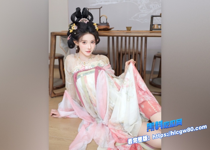 秀人网绝美模特梨霜儿高价双女作品流出KTV里陪金主大哥3P白虎嫩穴极品美乳超清展示羡慕大哥的一天 图10