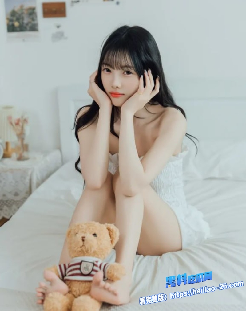 神鲍猫系少女敏綺MIKI羞耻调教视频流出捆绑狗链震动棒固定跪床撕胶布各种刺激骚穴 4 神鲍猫系少女敏綺MIKI羞耻调教视频流出捆绑狗链震动棒固定跪床撕胶布各种刺激骚穴 4